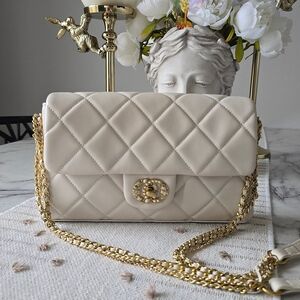 Elegant Cream Quilted Chain Bag